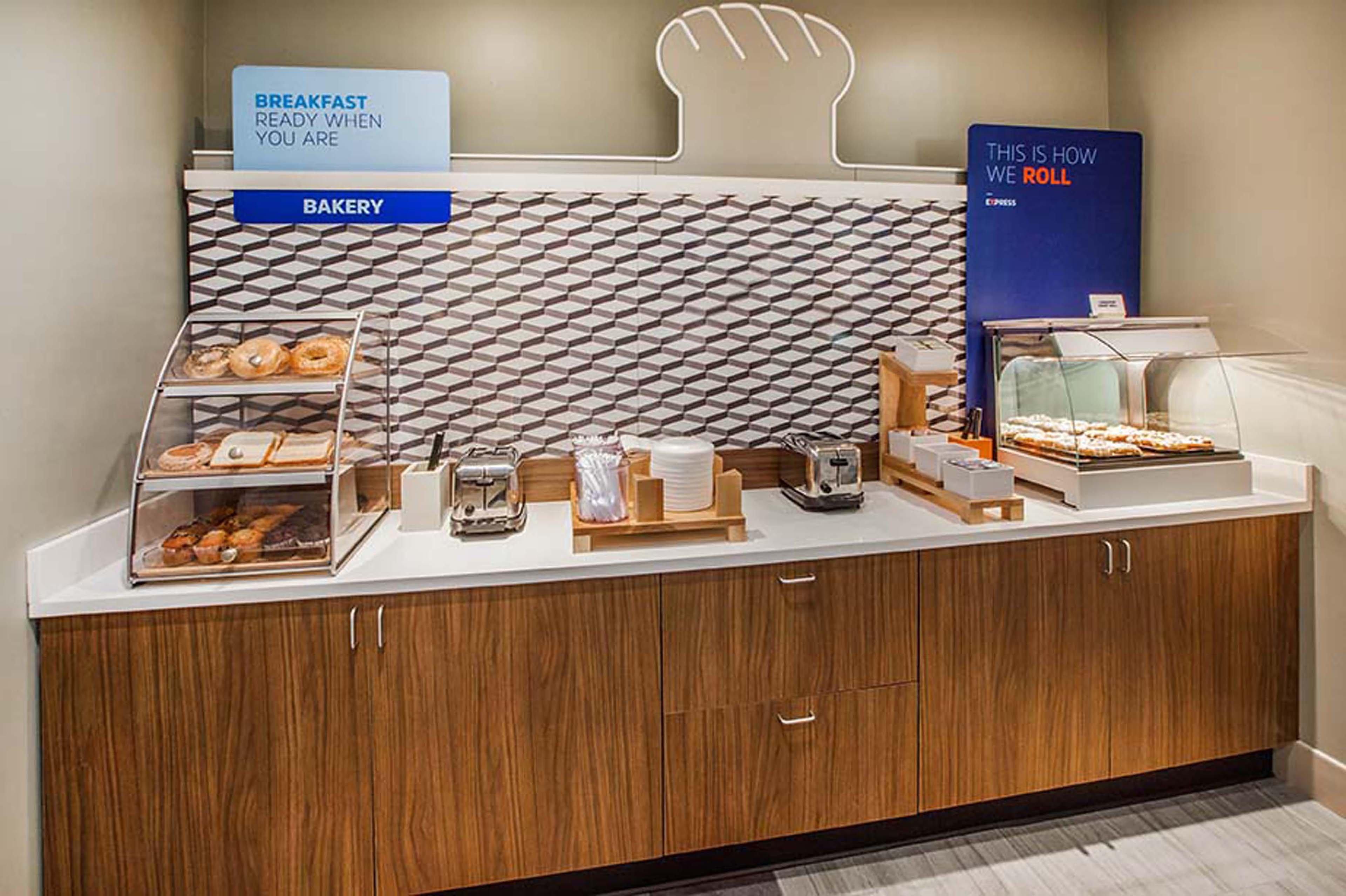Holiday Inn Express Brentwood-South Cool Springs By Ihg Eksteriør billede